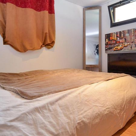 Awesome Apartment In Pujaut With Swimming Pool エクステリア 写真